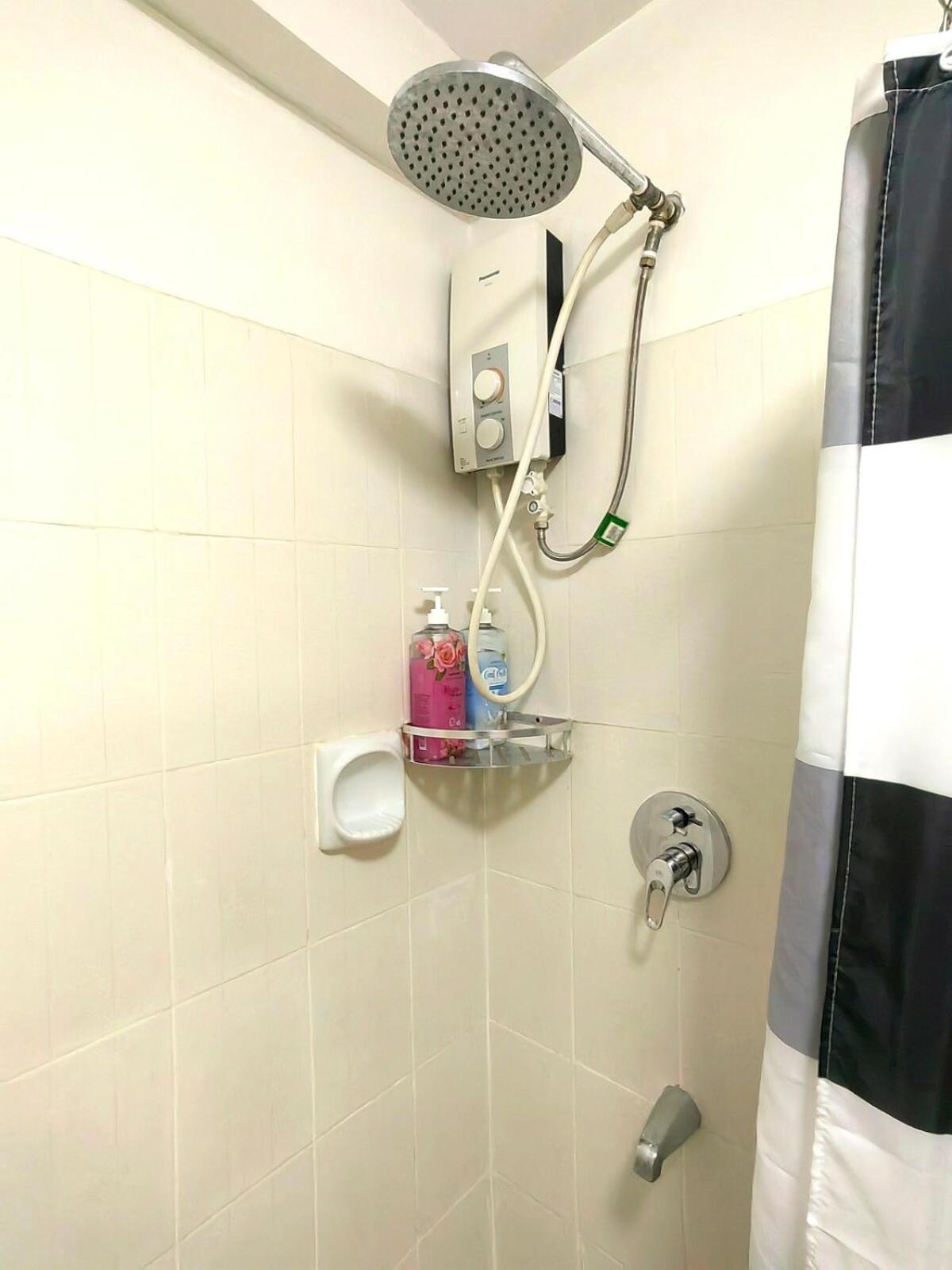 Apartment Elegant 2br Flat In Qc With Netflix And Parking!! Manila