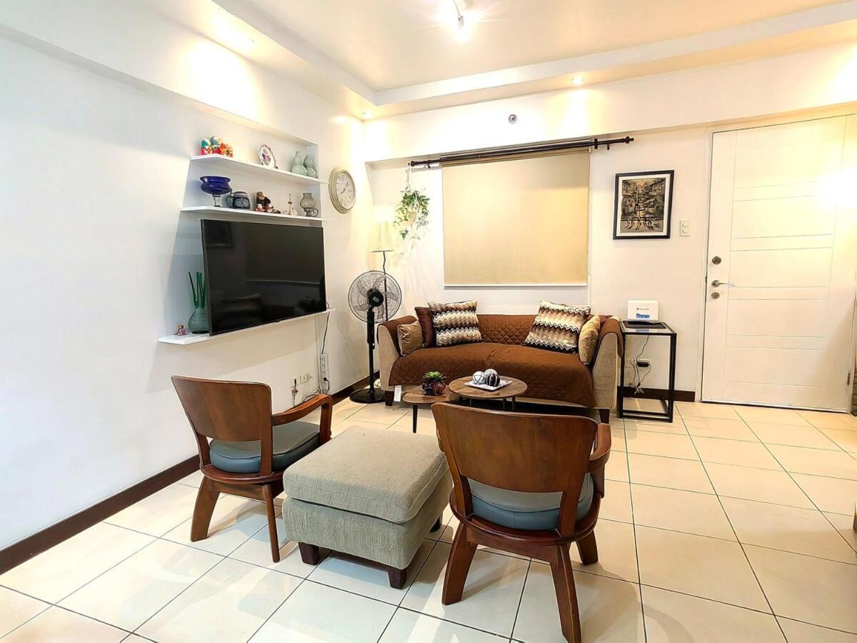 Elegant 2br Flat In Qc With Netflix And Parking!! *