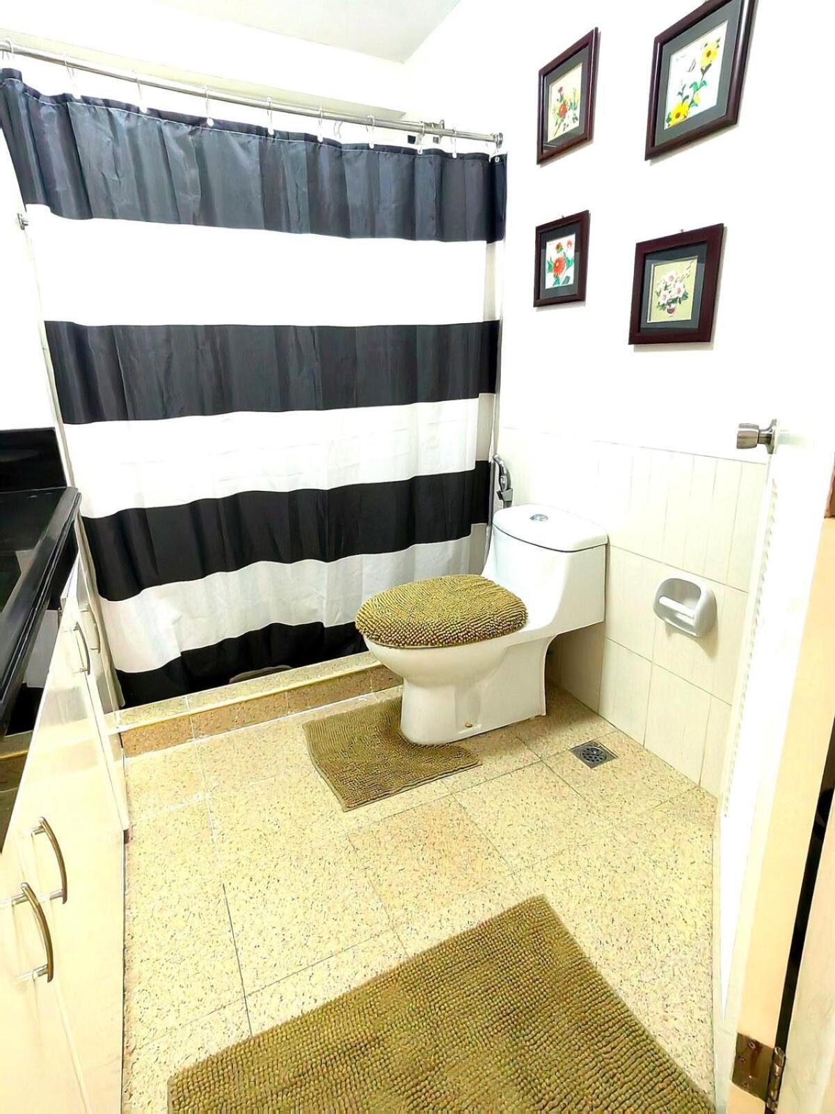 Elegant 2br Flat In Qc With Netflix And Parking!! * Manila