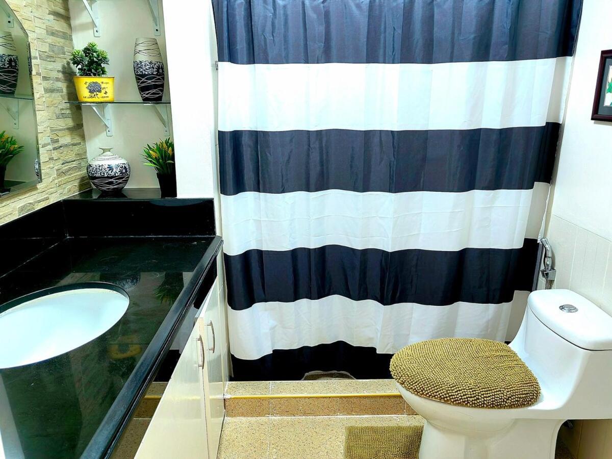 Apartment Elegant 2br Flat In Qc With Netflix And Parking!! *