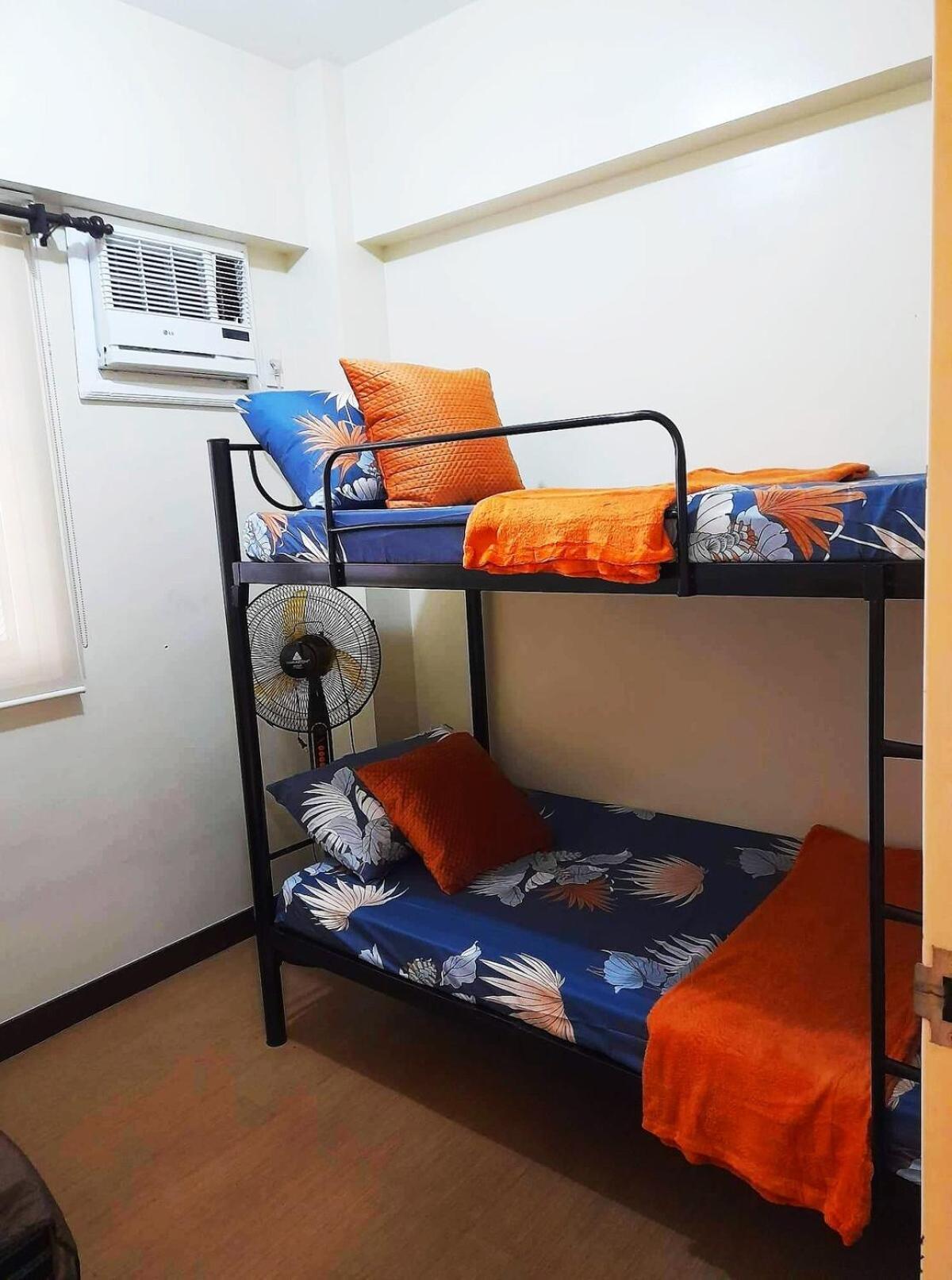 Elegant 2br Flat In Qc With Netflix And Parking!! * Manila