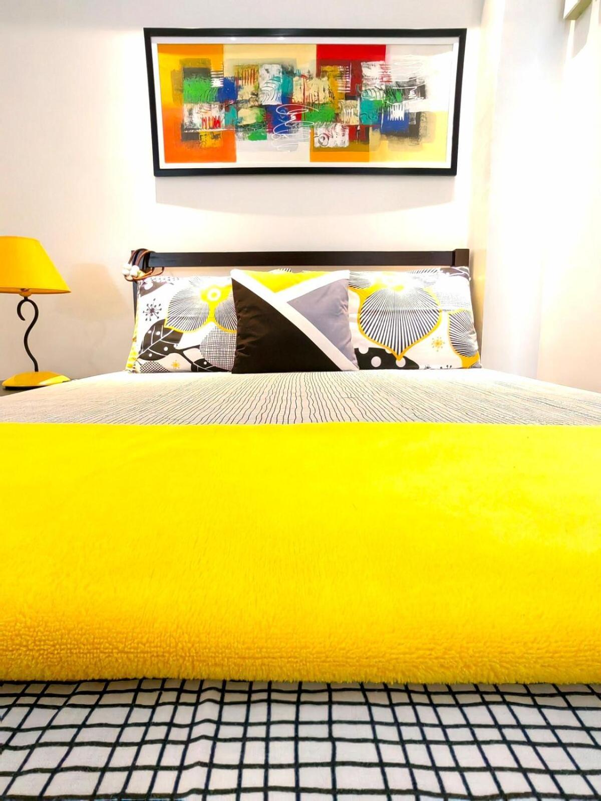 Elegant 2br Flat In Qc With Netflix And Parking!! Apartment Manila