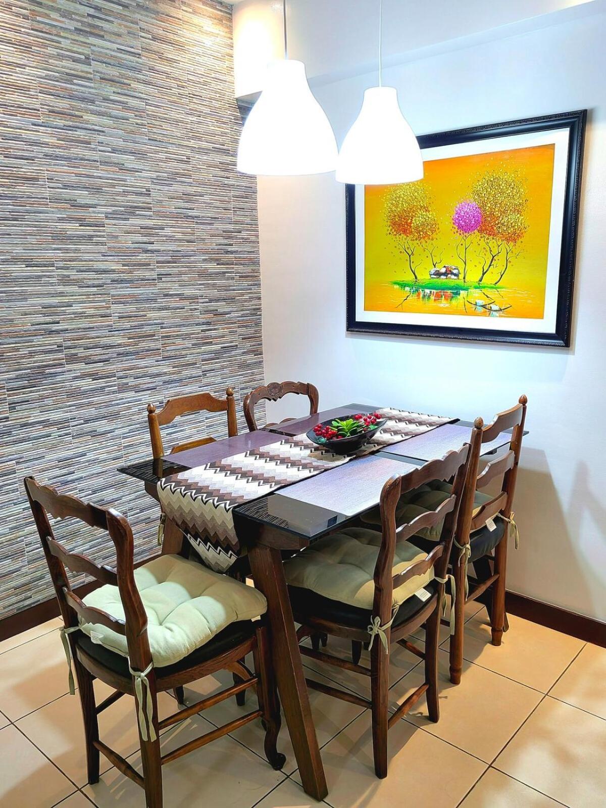 Apartment Elegant 2br Flat In Qc With Netflix And Parking!! *